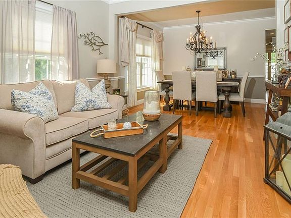 5th image of 7 Homestead Ave