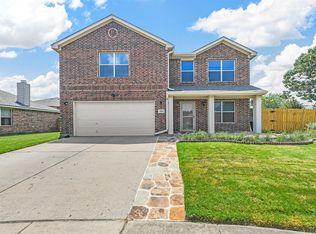 1008 Finch Cir, Saginaw, TX 76131