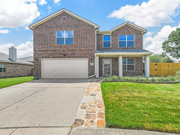 1008 Finch Cir, Saginaw, TX 76131