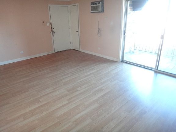 3rd image of 7322 Blackstone Ave APT 3