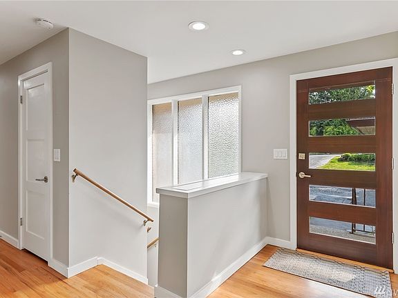 3rd image of 5864 Seward Park Ave S