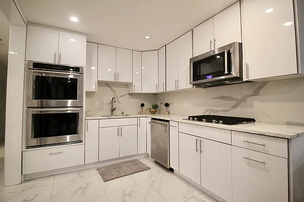 Rented by Hagstrom Management Inc | media 25