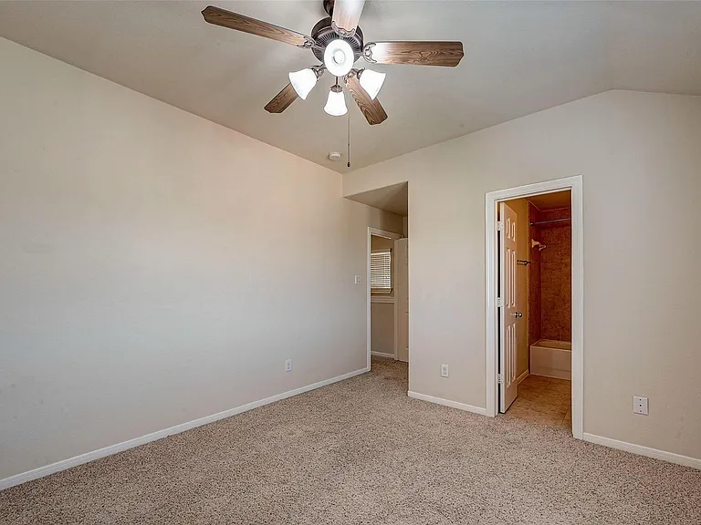 3302 Clearview Cir — Photo 32