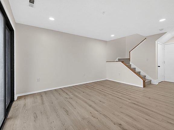 4th image of 60 Laurelwood Dr #32-3