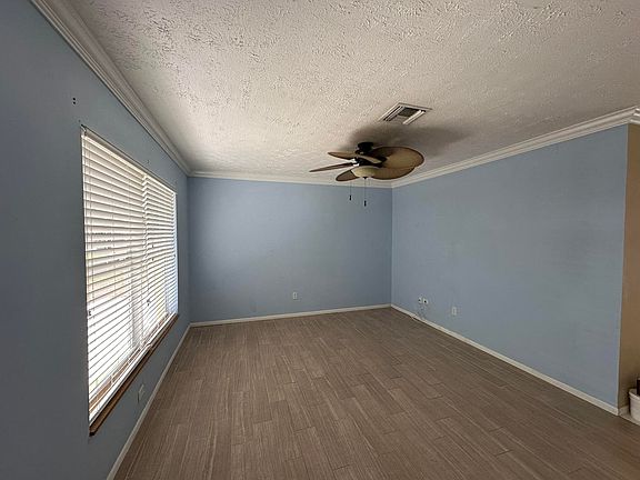 3rd image of 862 SW Goodrich Street