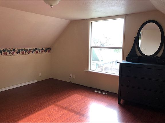 3RD BEDROOM WITH NEWLY INSTALLED WINDOW