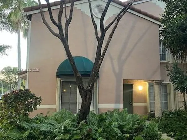 12142 Saint Andrews Pl APT 112, Hollywood, FL 33025