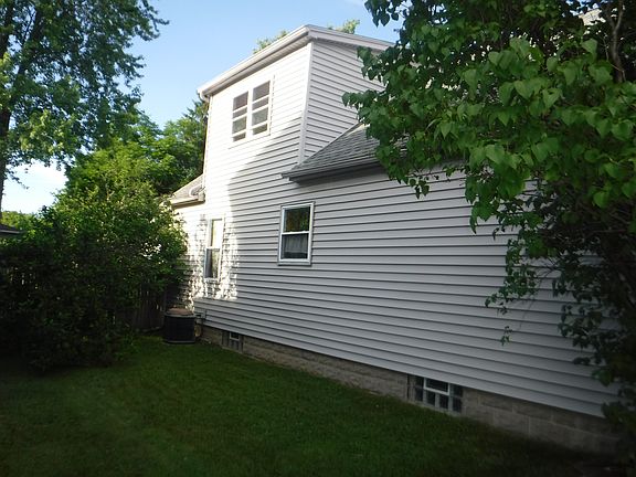 3rd image of 2084 Como Park Blvd