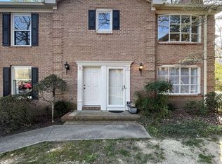 1515 E Franklin St #B-27, Chapel Hill, NC 27514