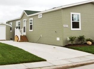 15875 Charlemagne Ave W, Clinton Township, MI 48038