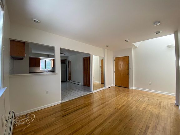 2nd image of 944 W Side Ave #2L