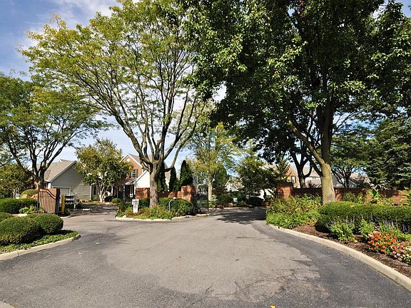 3rd image of 3654 Lakestone Cir