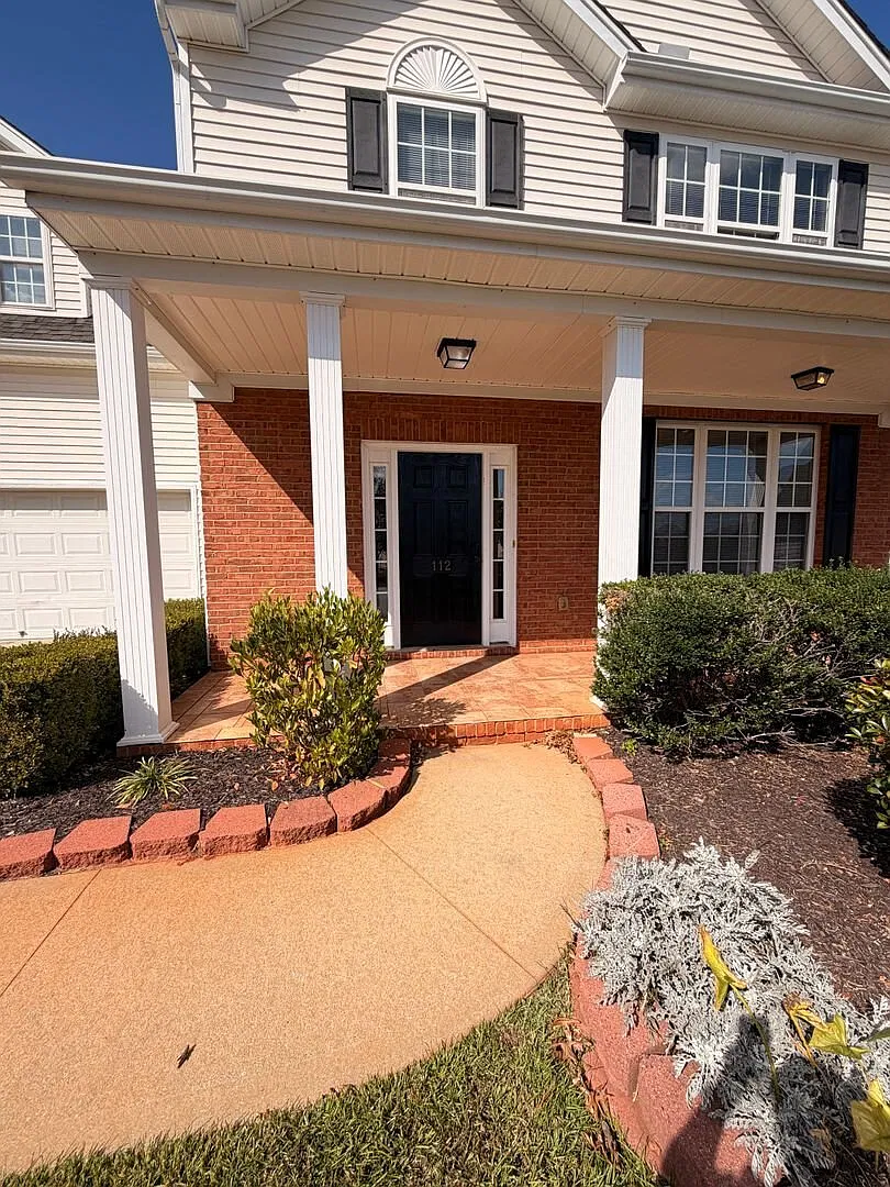 3 Bedroom, 2.5 Bath Home in Bonnie Vista Community — Photo 1