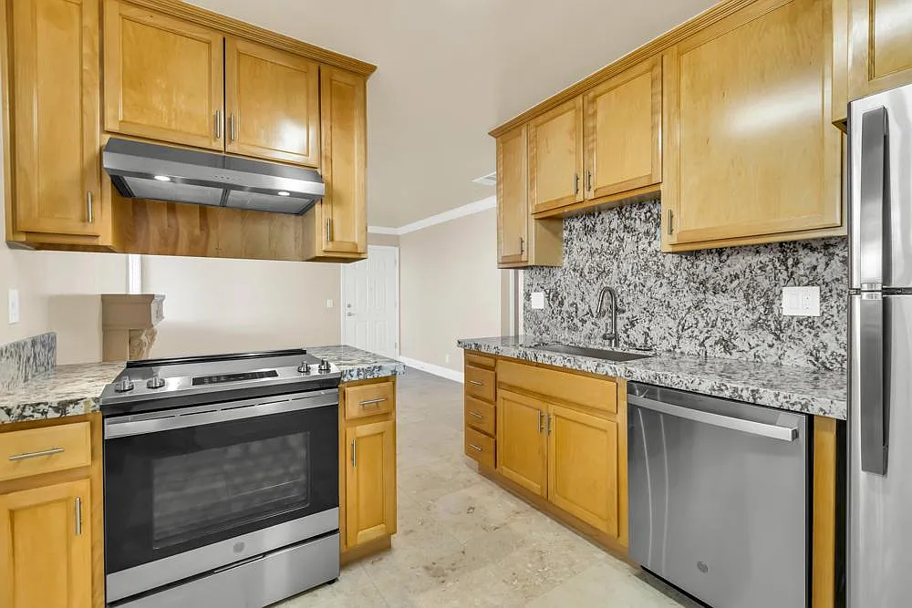 2 bed, 665 sqft, $1,675 — Photo 1
