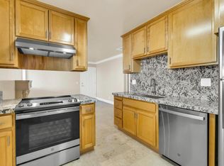 2418 V St APT 4, Sacramento, CA 95818