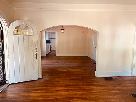 4th image of 229 Eveningside Dr
