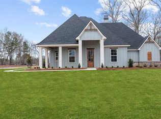 209 Ridge Dr, Stonewall, LA 71078