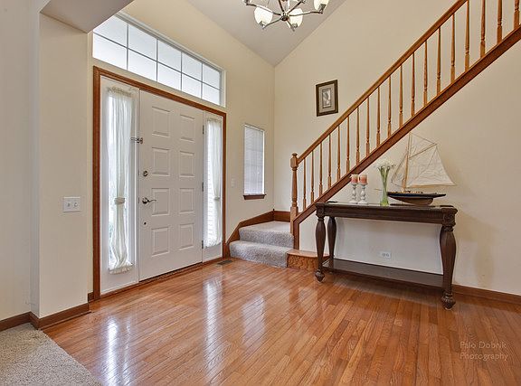2nd image of 1072 Norfolk Ln
