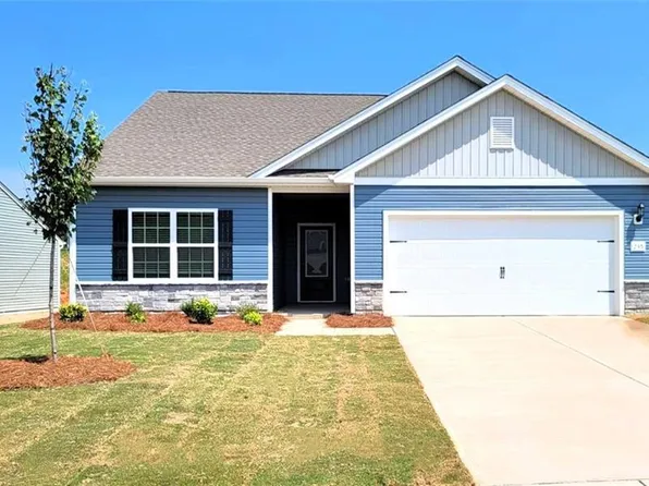 235 Macintosh Dr, King, NC 27021