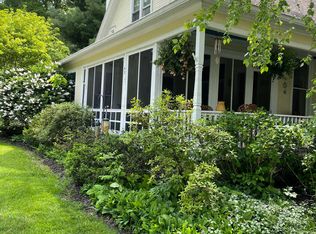 42 Mixer St, Douglas, MI 49406
