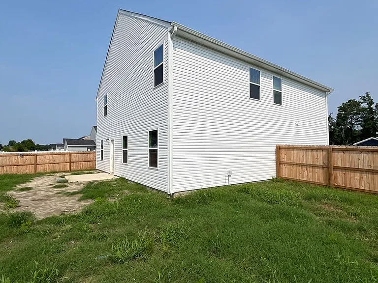 503 Sandy Hollow Dr — Photo 2