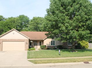 589 Crestpoint Ln, Plainfield, IN 46168