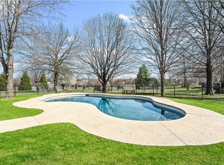 5203 S Pleasant Ln, Rogers, AR 72758