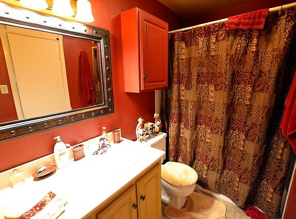 5th image of 2430 E 17th St