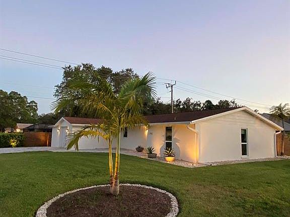 4th image of 2920 GULF GATE DRIVE