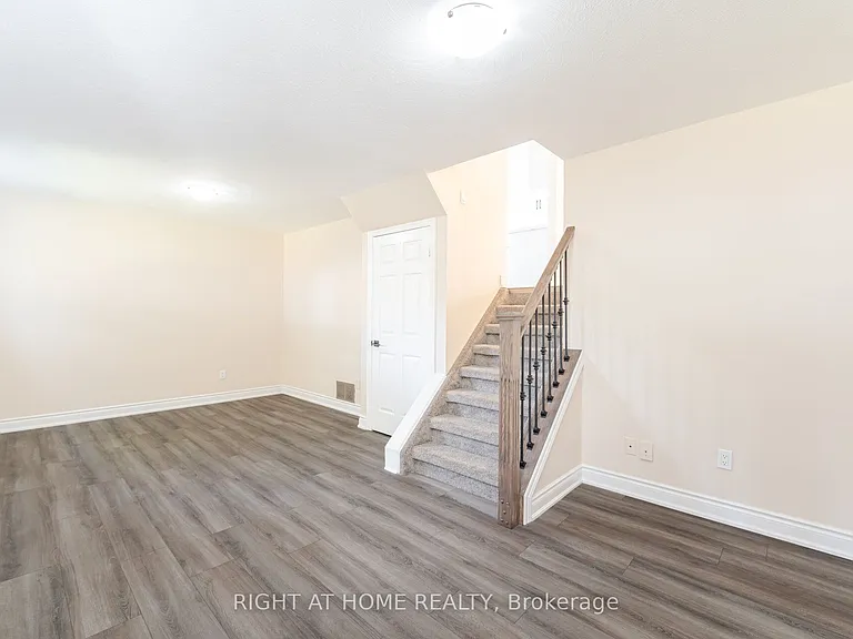 50 Albemarle St — Photo 27