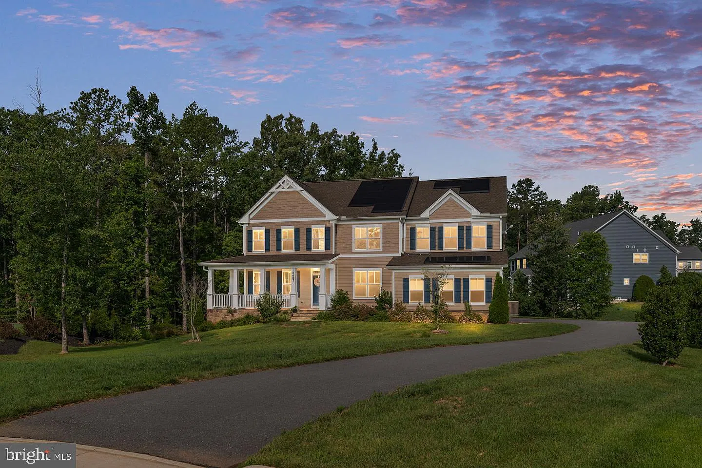 5 bed, 4.5 bath, 4839 sqft, $4,200 — Photo 1