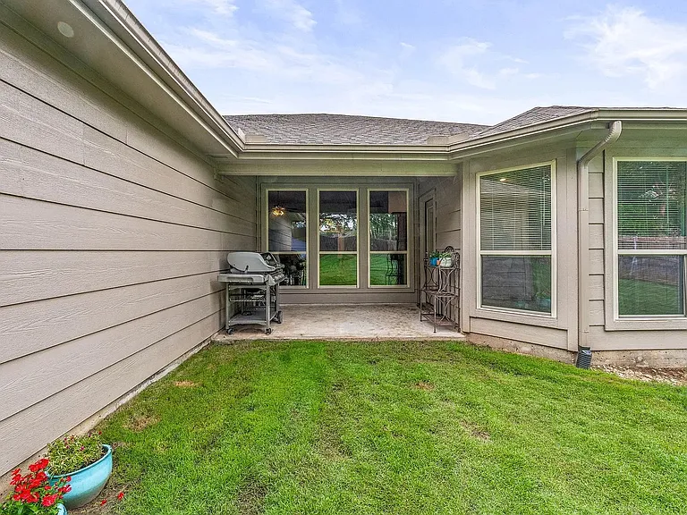 4304 Lucero Dr — Photo 19