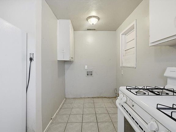 5th image of 2005 26th St