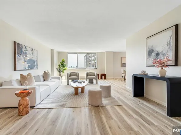 2150 Center Ave APT 10G, Fort Lee, NJ 07024