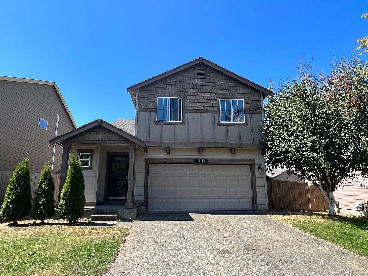 Beautiful 4 bedroom Home in Frederickson Estates Community! — Photo 1