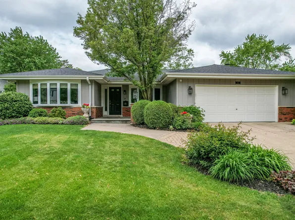 1017 Summit Hills Ln, Naperville, IL 60563