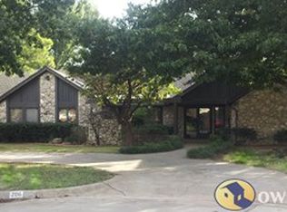 206 Saint James Pl, Chickasha, OK 73018
