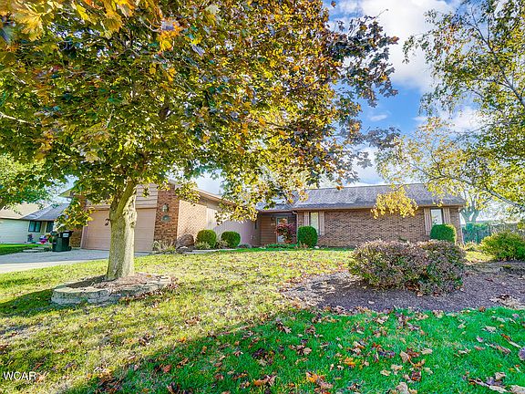 3rd image of 115 Greenbriar Ct