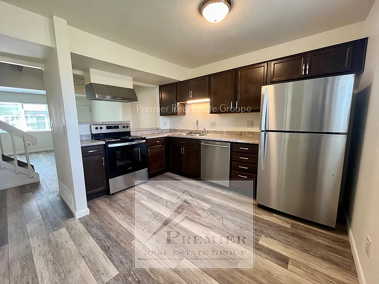 2433 Cherokee Park Pl — Photo 4