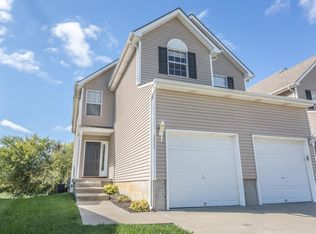 2222 SW Rambling Vine Rd, Lees Summit, MO 64082