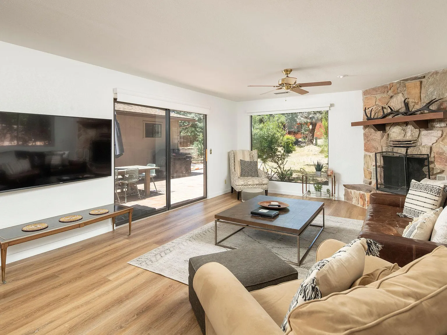 2 bed, 1621 sqft, $5,800 — Photo 2
