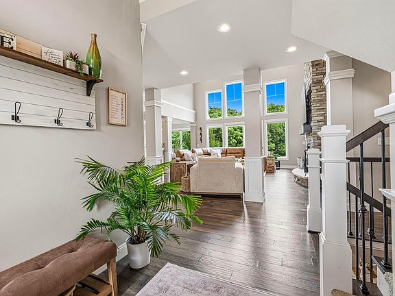 3rd image of 56472 Sylvan Meadows Ln