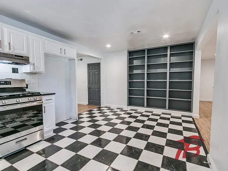 2214 N Florida Ave — Photo 24