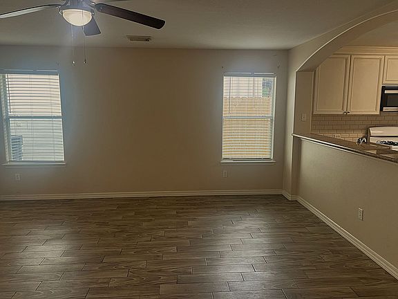 5th image of 2019 Pine Croft Dr
