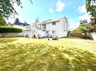 15292 94th Ave, Surrey, BC V3R 1E3
