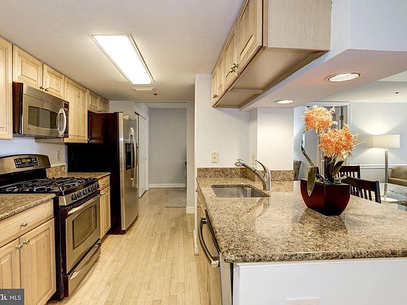3rd image of 1276 N Wayne St APT 311