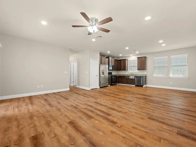 374 Triumph Rd — Photo 3