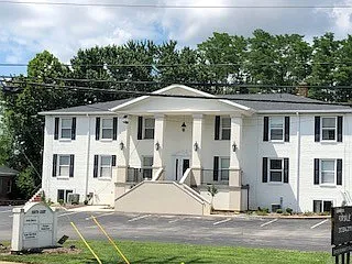 237 E Winslow Rd Photo 1