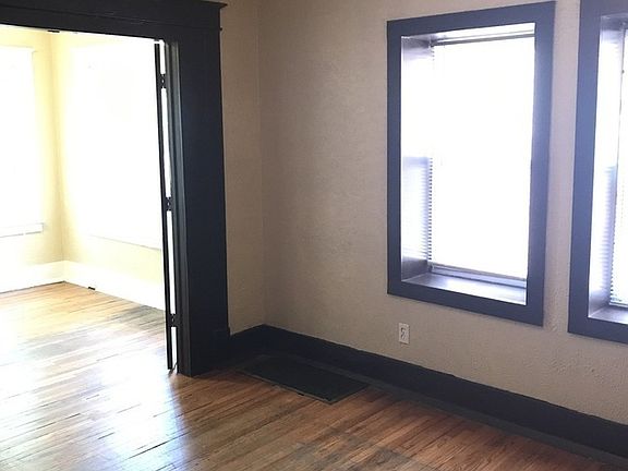 2nd image of 4208 Russell Blvd APT 1E