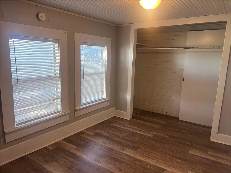 515 S Harrison Ln — Photo 8